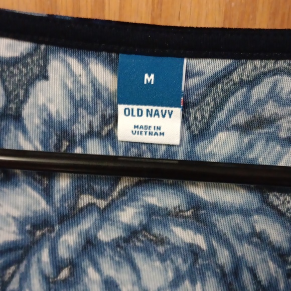 NWOT Flowered Top - Picture 3 of 4